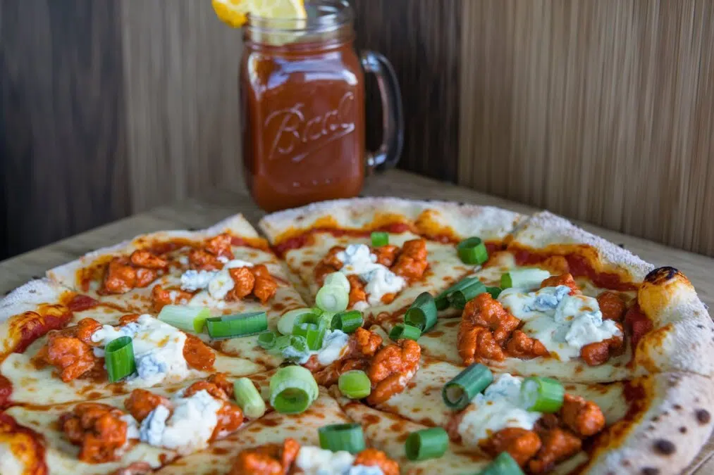 pizza poule buffalo bloody mary