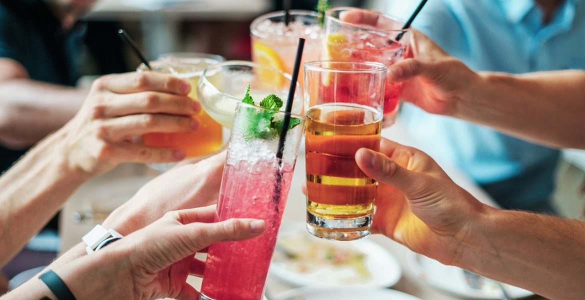 Comment S Organiser Pour Un Aperitif Dinatoire Parfait Entre Amis Cocktail Fr